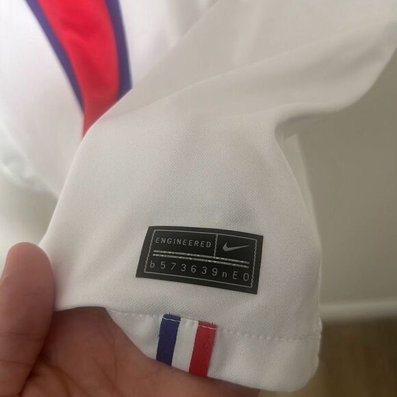 Nike White and Red Men's Jersey - Picture 4 of 6